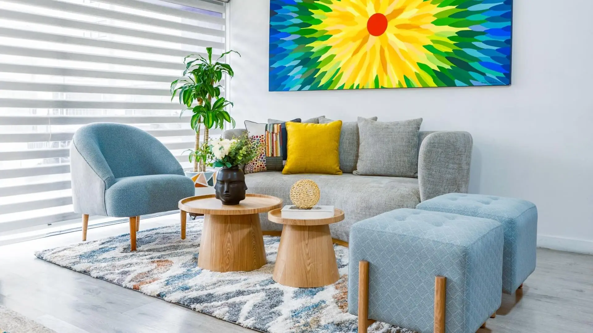 Sala amoblada con mobiliario Kälida Espacios Únicos